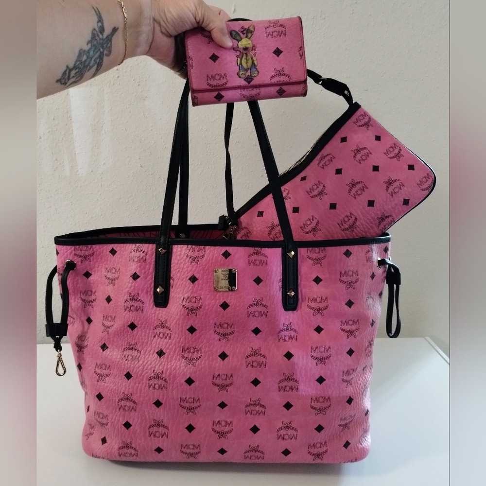 MCM Tote With MCM Pouch And MCM Wallet - Picture 12 of 12